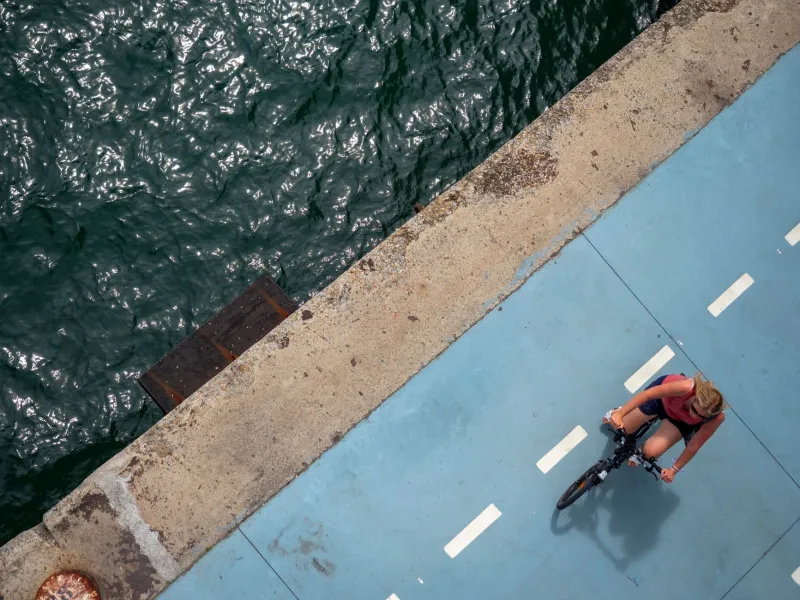 Ditch the Dashboard: How Riverside Bike Paths Are Rewriting the American Commute